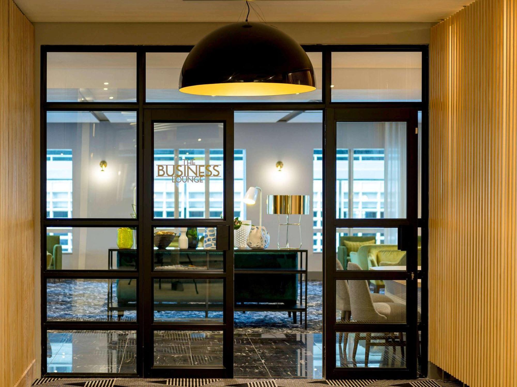 Hotel Pullman Centre 5*