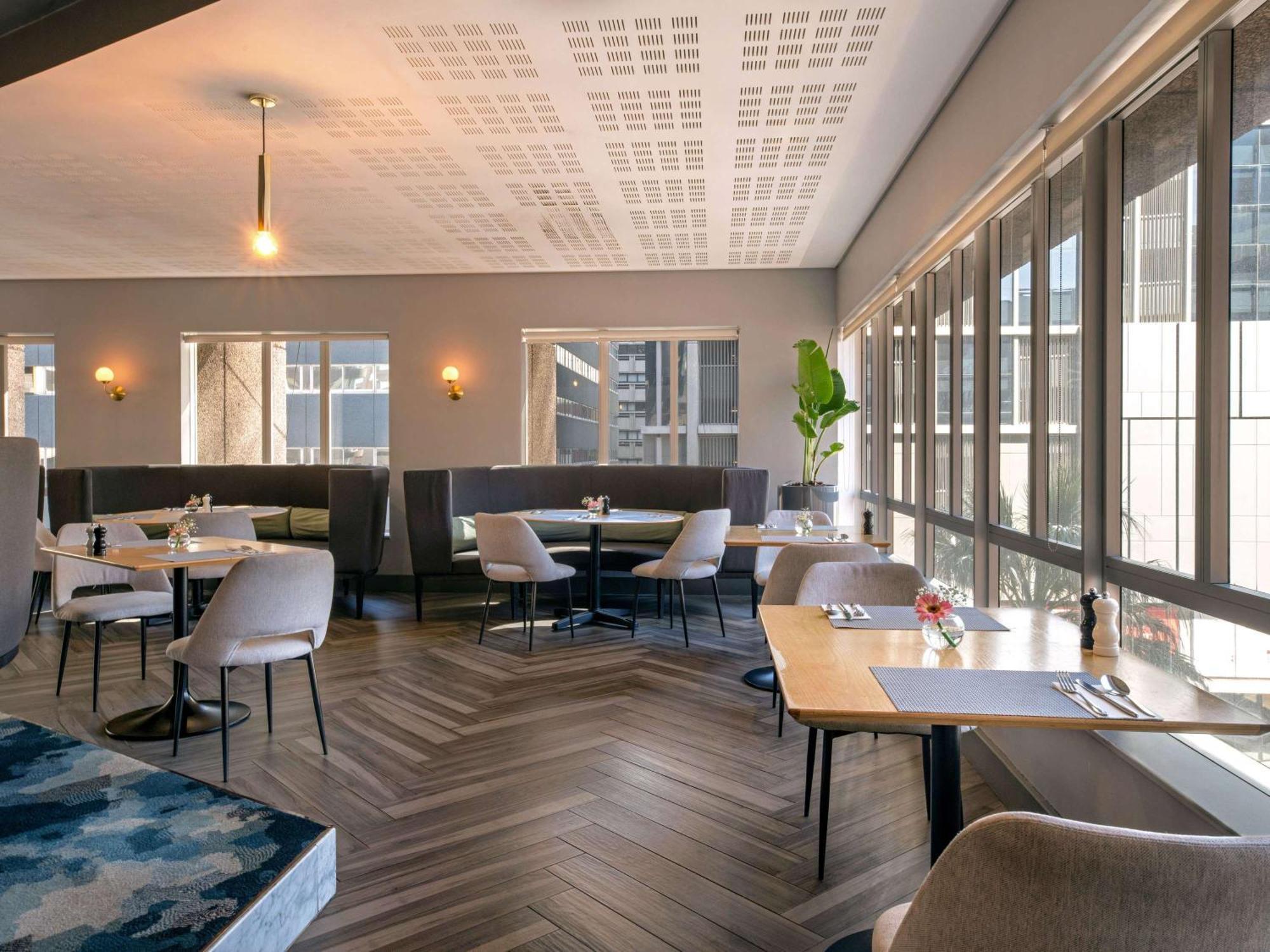 Pullman Centre Hotel